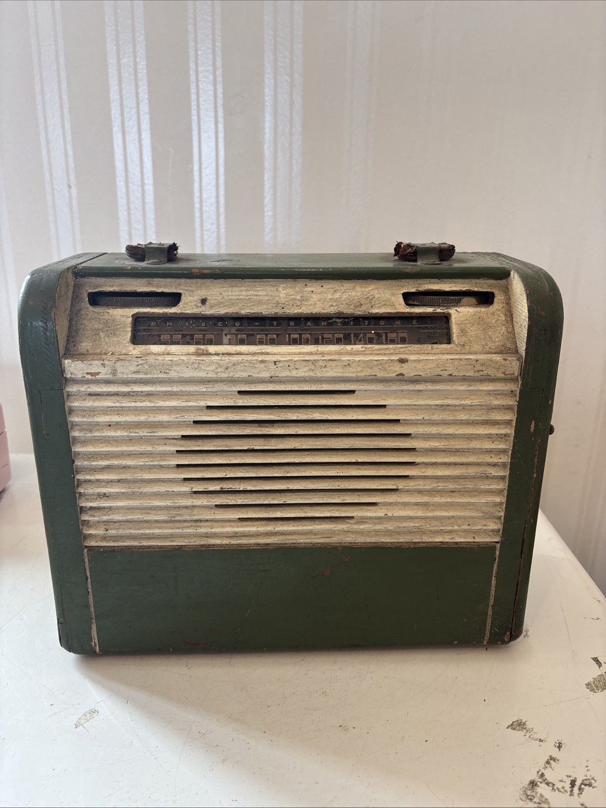 VTG Philco Model 48-300 Code 121  Tube Radio Powers On - For Parts - As Is