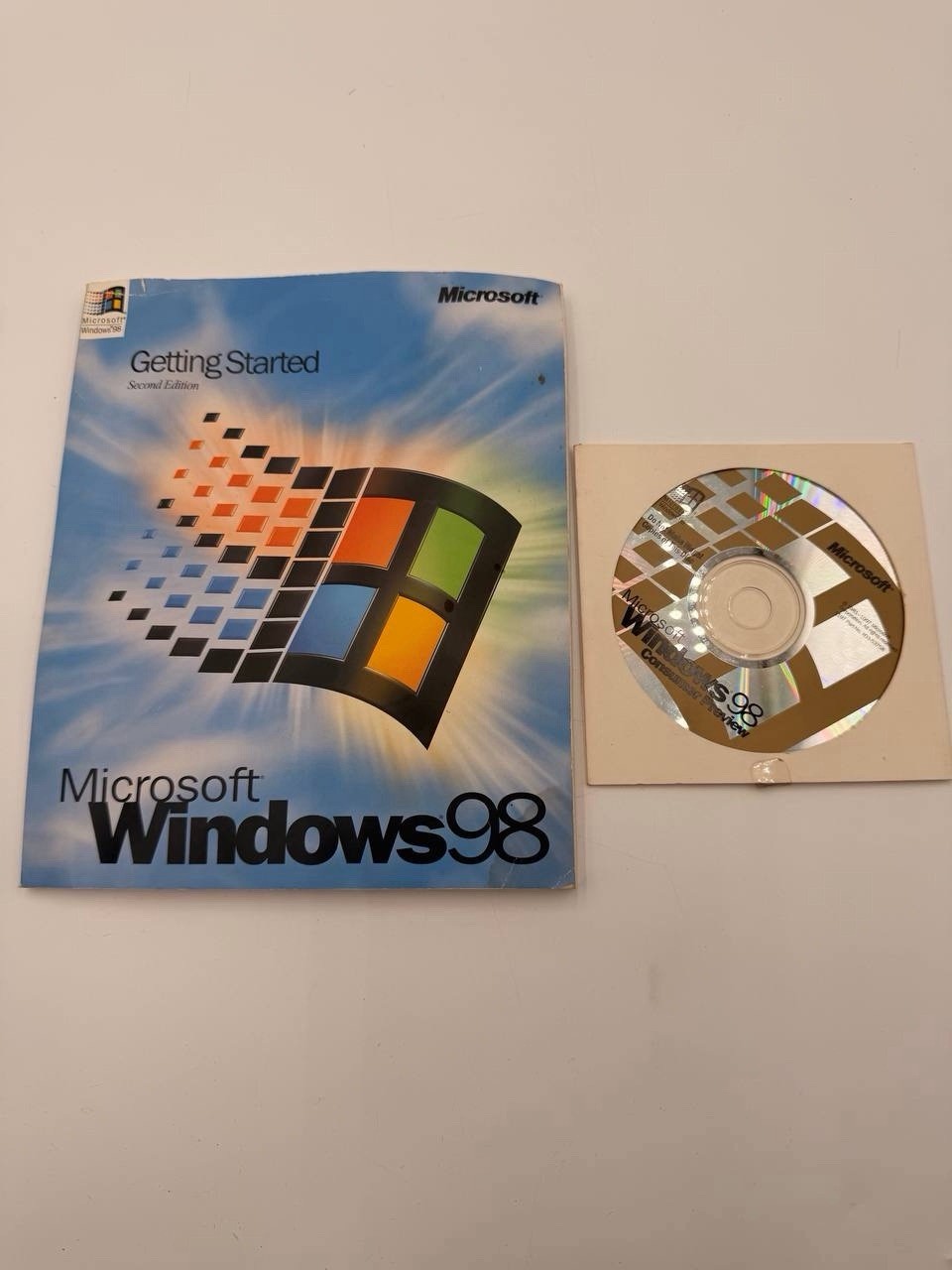 Vintage Microsoft Windows 98 Consumer Preview CD w/ Key & Getting Started Manual