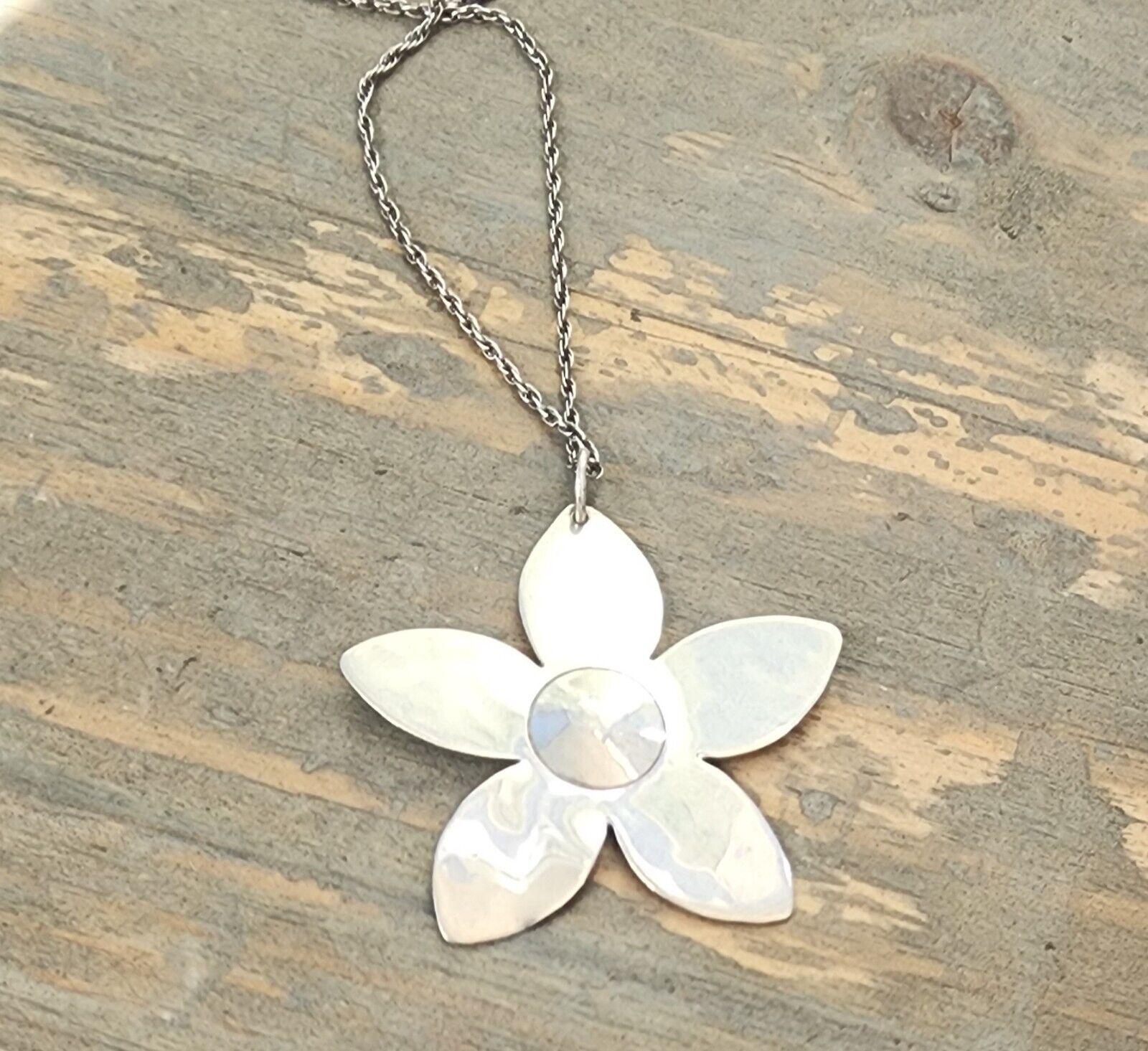 Retired James Avery Flower Pendant on 19" Chain Necklace