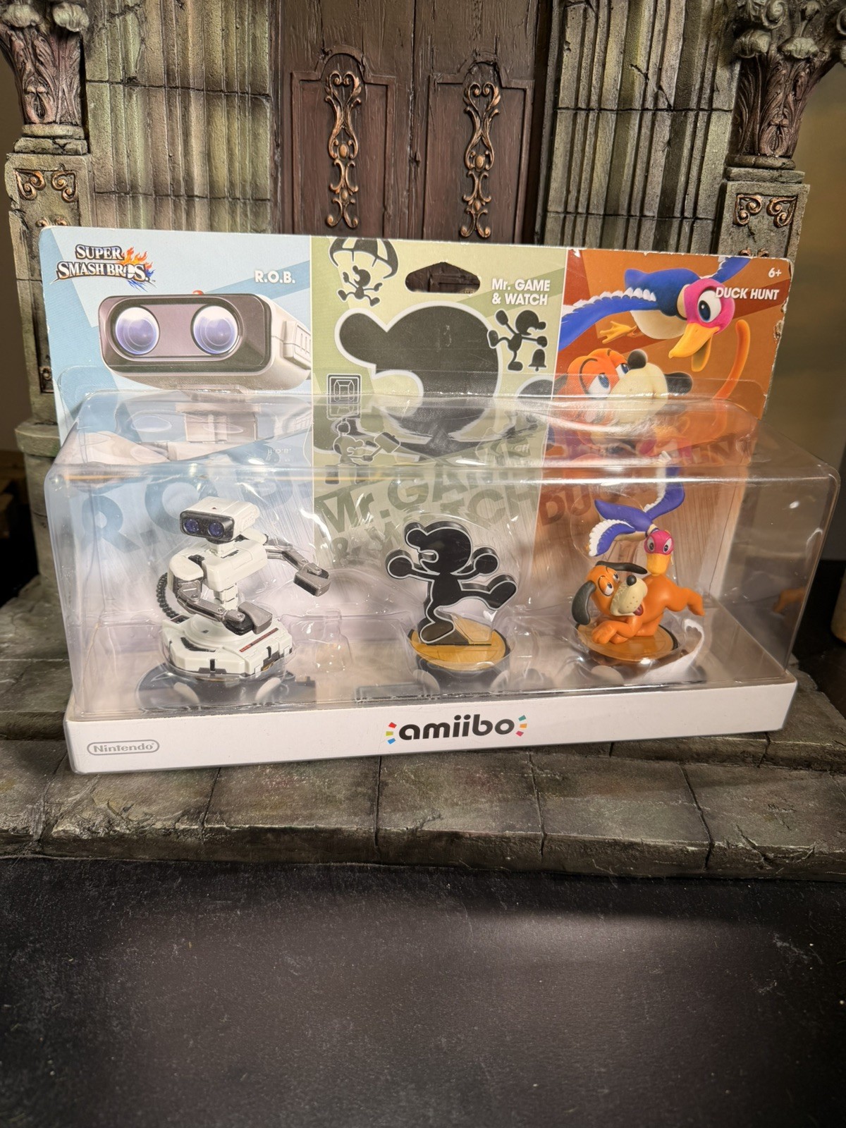 Nintendo Retro Amiibo 3-pack; Duck Hunt, Mr. Game & Watch, R.O.B. Damaged Pkg