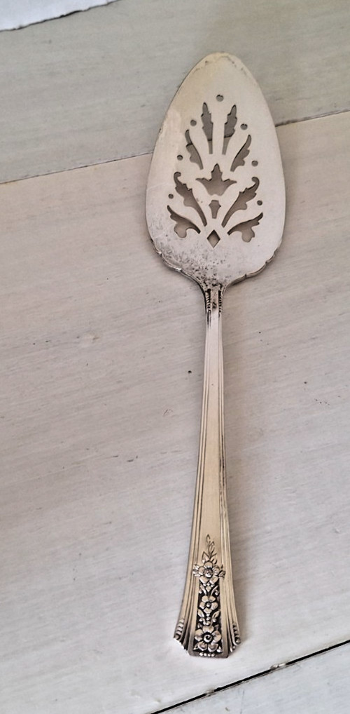 Oneida Community Tudor Plate Silverplate Pierced Pie Dessert Cake Server Art Dec