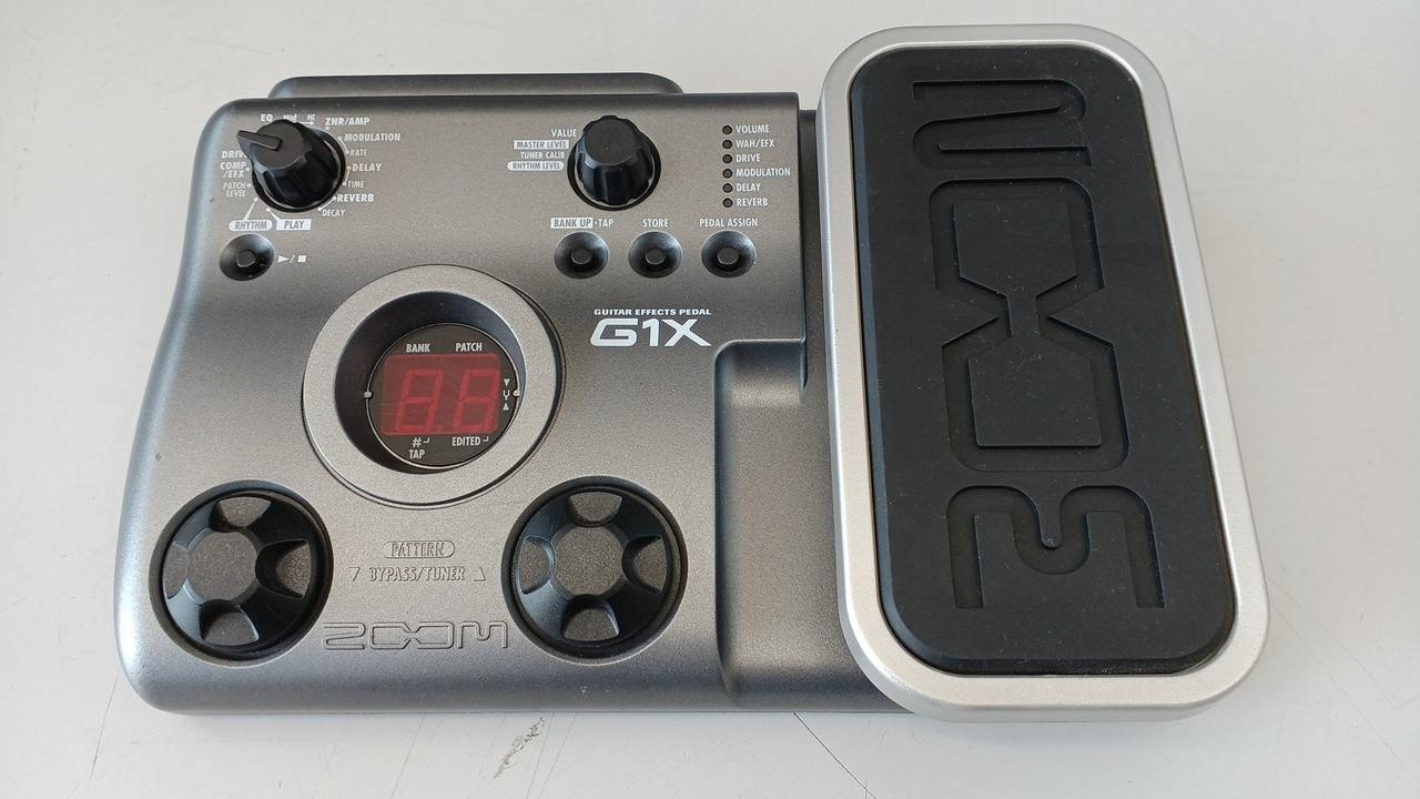 ZOOM G1X Multi-Effects Guitar Pedal