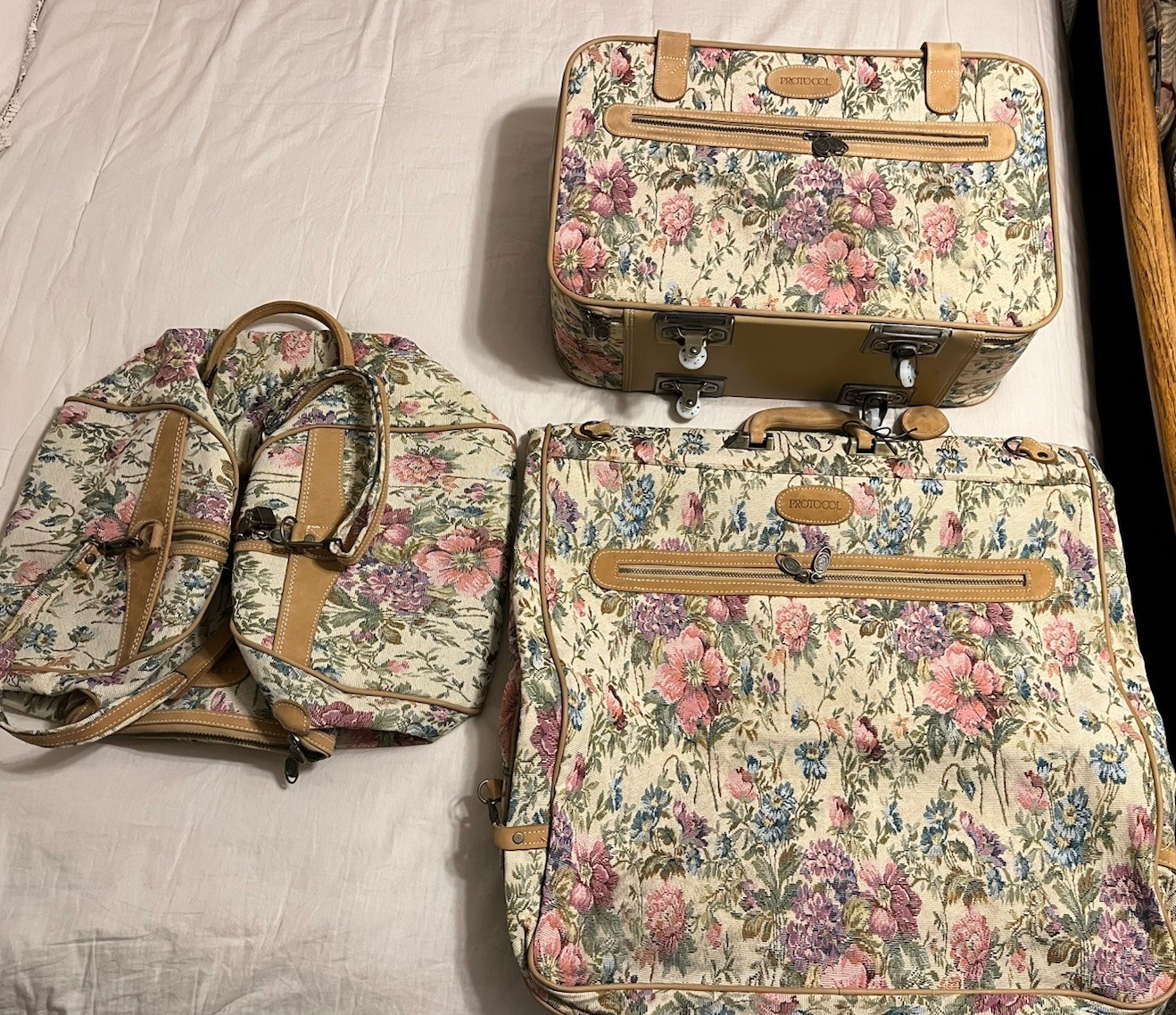 3 Piece Protocol Floral Tapestry Vintage Luggage Set Keys Straps Included