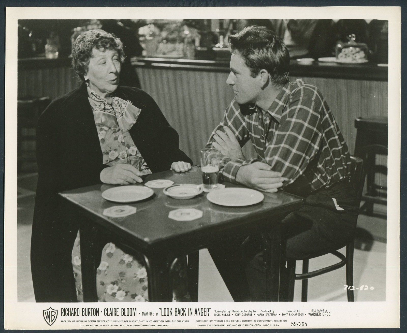 EDITH EVANS RICHARD BURTON in Look Back In Anger '59 DRINKS PUB