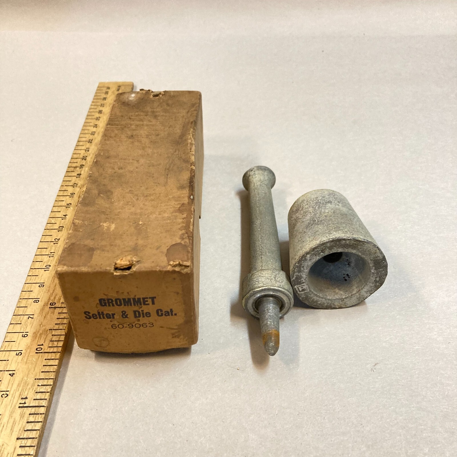 Vintage Grommet Setting Die 60-9063 P Mark