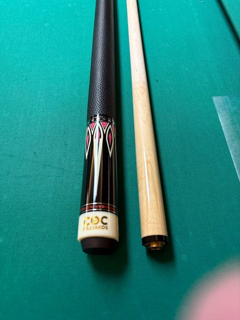 Black & Red Wooden Billiard Cue, Unilock Joint, Used rr2