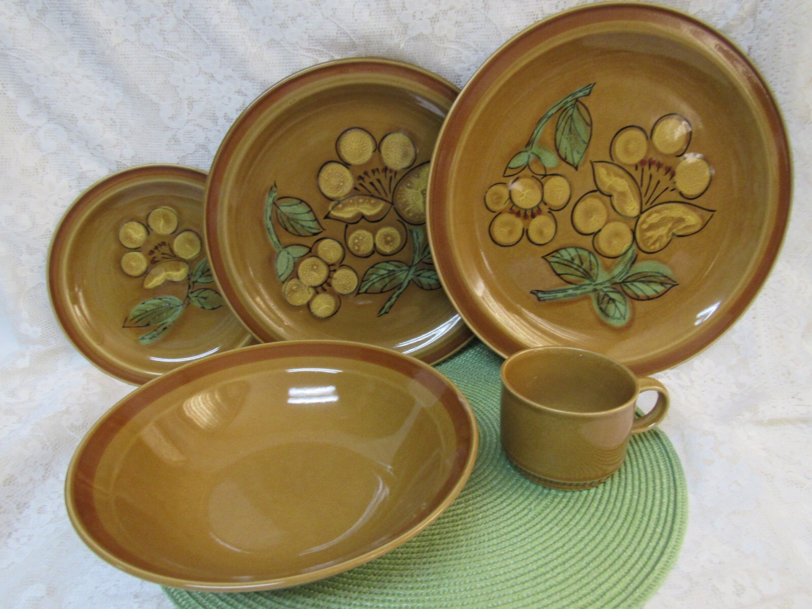 Vintage 'FLORA' Stoneware JC Penny Chop /Dinner /Salad Plates/ Veg Bowl /Cup LOT