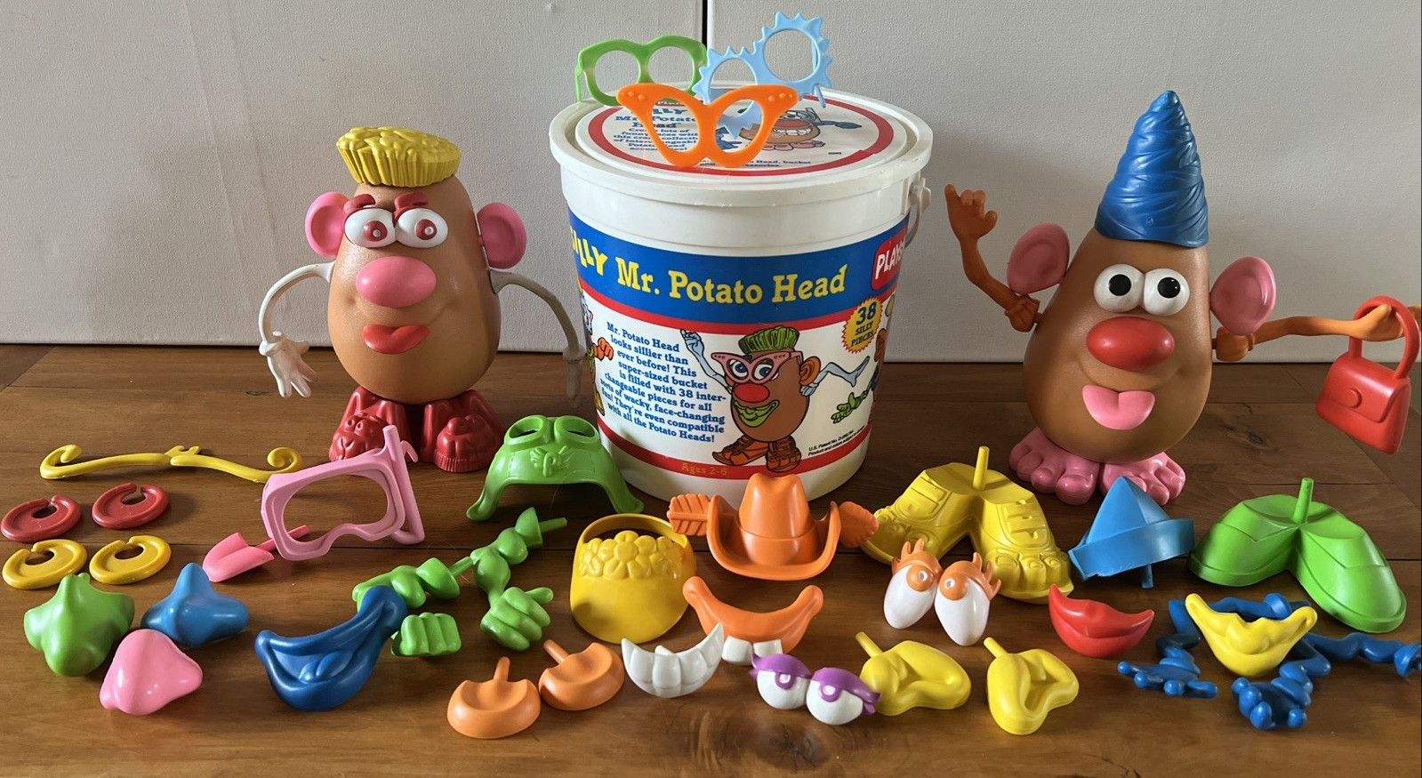 VTG 1989 HASBRO Playskool SILLY MR POTATO HEAD w/ Plastic Tub ~ EXTRA PIECES!